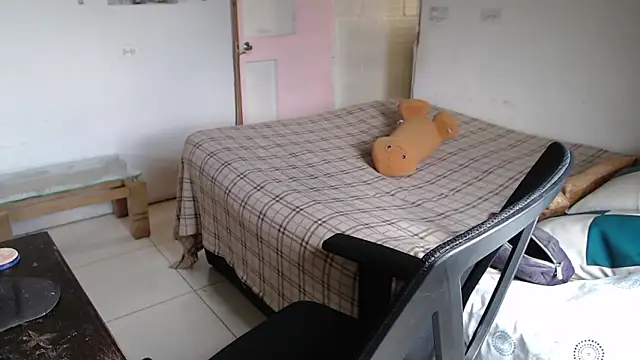 girl milk2 online show from March 18, 2026, 5:03 pm