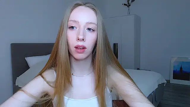 Snapshot of Luna_insniity chatting on February 6, 2025, 8:34 pm Luna insniity online show from February 6, 2025, 8:34 pm