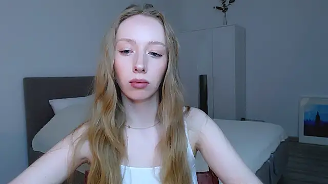Snapshot of Luna_insniity chatting on February 13, 2025, 10:54 pm Luna insniity online show from February 13, 2025, 10:54 pm
