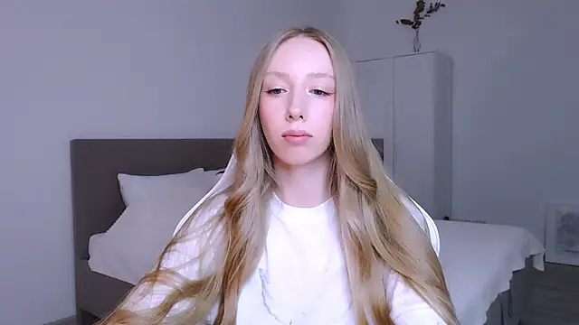 Luna insniity online show from November 4, 2025, 7:50 pm