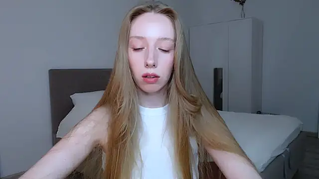 Snapshot of Luna_insniity chatting on March 22, 2025, 6:47 pm Luna insniity online show from March 22, 2025, 6:47 pm