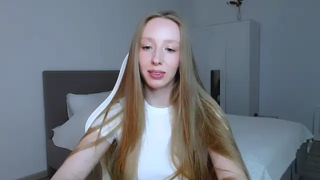 Snapshot of Luna_insniity chatting on September 11, 2025, 7:25 pm Luna insniity online show from September 11, 2025, 7:25 pm