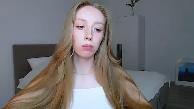 Snapshot of Luna_insniity chatting on February 5, 2025, 8:14 pm Luna insniity online show from February 5, 2025, 8:14 pm