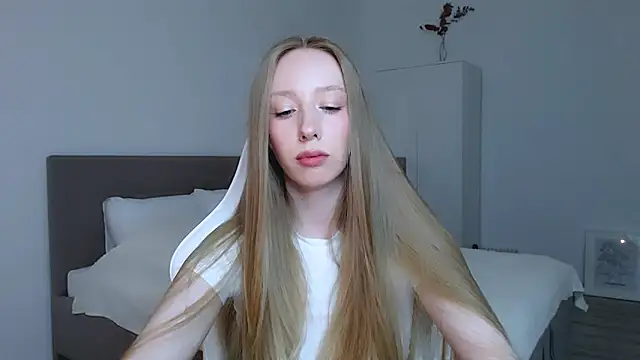 Snapshot of Luna_insniity chatting on October 2, 2025, 7:17 pm Luna insniity online show from October 2, 2025, 7:17 pm