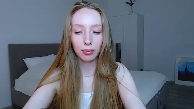 Snapshot of Luna_insniity chatting on February 6, 2025, 2:22 am Luna insniity online show from February 6, 2025, 2:22 am
