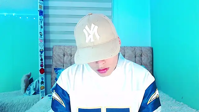 Snapshot of _justinmoon2 chatting on December 21, 2025, 1:41 am justinmoon2 online show from December 21, 2025, 1:41 am