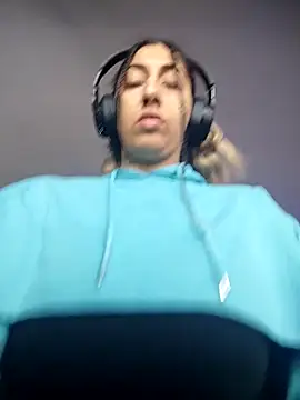 Snapshot of Hotasiansensation chatting on October 15, 2025, 10:01 am Hotasiansensation online show from October 15, 2025, 10:01 am