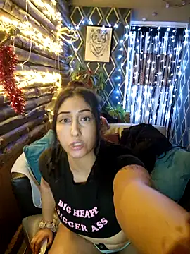 Snapshot of Hotasiansensation chatting on March 14, 2025, 7:12 pm Hotasiansensation online show from March 14, 2025, 7:12 pm