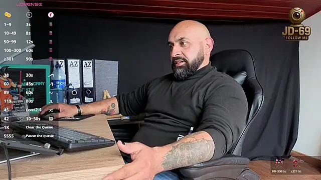 Snapshot of JD-69 chatting on November 11, 2025, 7:41 pm JD-69 online show from November 11, 2025, 7:41 pm