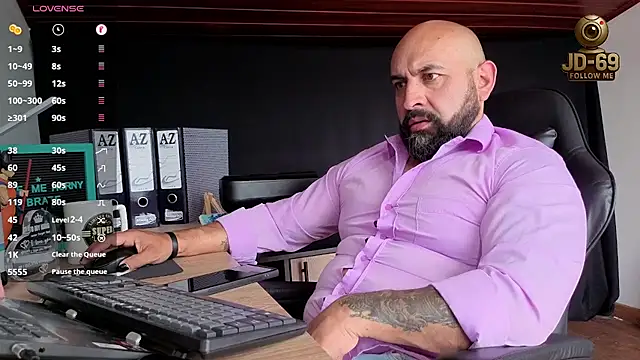 Snapshot of JD-69 chatting on October 28, 2025, 5:45 pm JD-69 online show from October 28, 2025, 5:45 pm