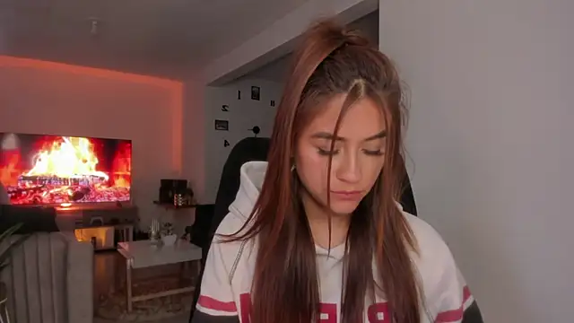 Snapshot of aliss_ev chatting on February 7, 2025, 10:30 pm aliss ev online show from February 7, 2025, 10:30 pm