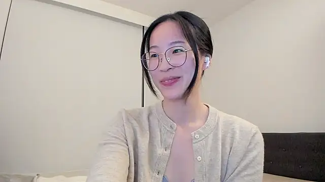 Snapshot of secretgirlfriendxo chatting on February 9, 2026, 4:43 am secretgirlfriendxo online show from February 9, 2026, 4:43 am