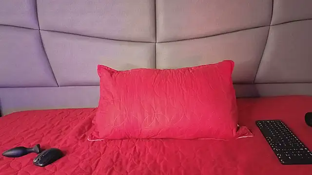 Snapshot of IbethMoon chatting on November 7, 2025, 7:40 pm IbethMoon online show from November 7, 2025, 7:40 pm