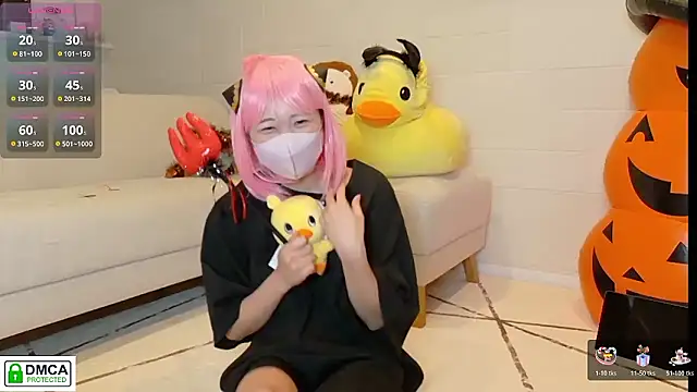 SUZU  online show from October 27, 2025, 1:12 pm