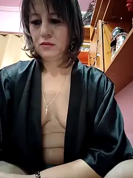 Snapshot of naughtymilfT chatting on November 11, 2025, 7:25 am naughtymilfT online show from November 11, 2025, 7:25 am