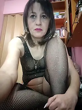 Snapshot of naughtymilfT chatting on December 15, 2025, 7:14 am naughtymilfT online show from December 15, 2025, 7:14 am