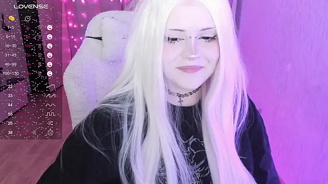 Snapshot of SelenaCute chatting on August 3, 2026, 6:36 pm SelenaCute online show from August 3, 2026, 6:36 pm