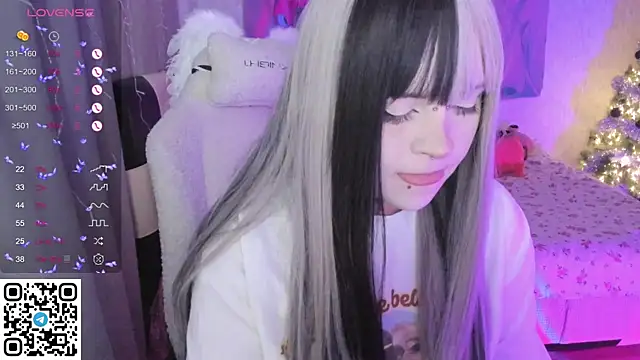 Snapshot of SelenaCute chatting on December 16, 2025, 7:12 am SelenaCute online show from December 16, 2025, 7:12 am