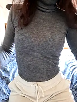 Snapshot of Silvia_Zeno chatting on February 5, 2026, 12:01 pm Silvia Zeno online show from February 5, 2026, 12:01 pm