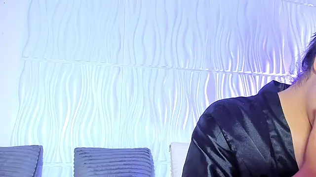 Abby  colins online show from April 17, 2026, 5:49 pm