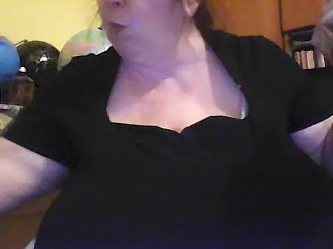 Nataliesbestjuggs online show from May 28, 2026, 8:26 pm