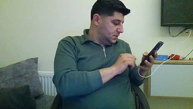 erkekkkadam online show from February 23, 2026, 4:07 pm