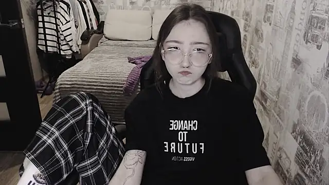 AmeliaKamishiro online show from December 15, 2024, 11:23 am