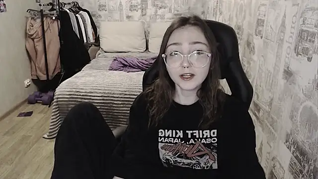 AmeliaKamishiro online show from December 19, 2024, 2:13 pm