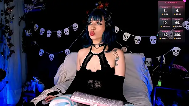 Snapshot of kitty_roxy chatting on November 16, 2025, 4:06 am kitty roxy online show from November 16, 2025, 4:06 am