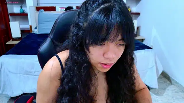 Snapshot of laureentt_ chatting on October 23, 2025, 3:05 am laureentt online show from October 23, 2025, 3:05 am