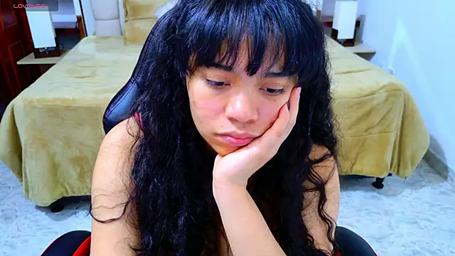 Snapshot of laureentt_ chatting on November 28, 2025, 3:17 am laureentt online show from November 28, 2025, 3:17 am