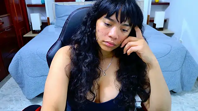 Snapshot of laureentt_ chatting on November 5, 2025, 3:09 am laureentt online show from November 5, 2025, 3:09 am