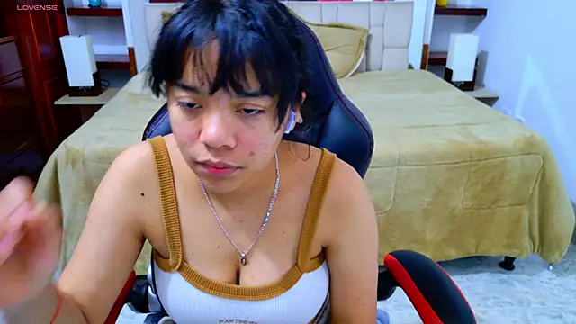 Snapshot of laureentt_ chatting on November 29, 2025, 7:36 pm laureentt online show from November 29, 2025, 7:36 pm