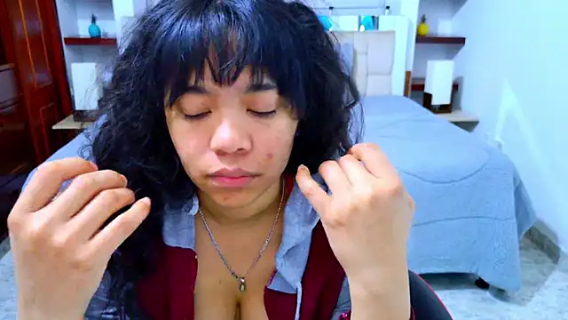 Snapshot of laureentt_ chatting on November 14, 2025, 3:10 am laureentt online show from November 14, 2025, 3:10 am