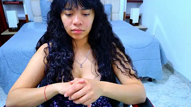 Snapshot of laureentt_ chatting on November 18, 2025, 3:10 am laureentt online show from November 18, 2025, 3:10 am