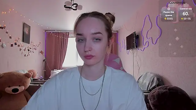 MoonDust online show from March 26, 2026, 11:19 am