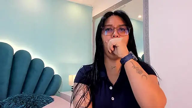 Snapshot of sharlott18 chatting on December 5, 2025, 9:52 am sharlott18 online show from December 5, 2025, 9:52 am