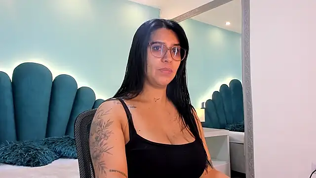 Snapshot of sharlott18 chatting on November 12, 2025, 1:48 pm sharlott18 online show from November 12, 2025, 1:48 pm