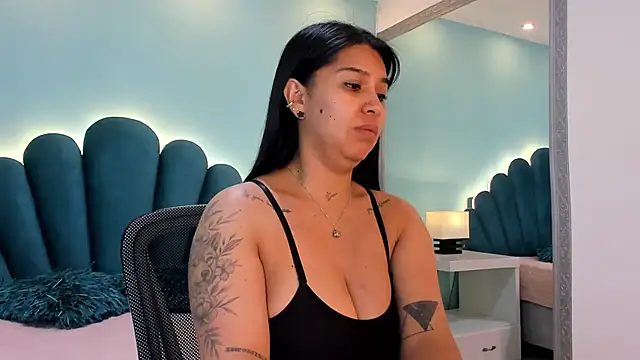 Snapshot of sharlott18 chatting on November 26, 2025, 12:38 pm sharlott18 online show from November 26, 2025, 12:38 pm