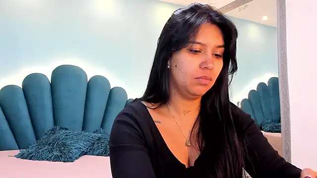 Snapshot of sharlott18 chatting on December 3, 2025, 5:12 pm sharlott18 online show from December 3, 2025, 5:12 pm