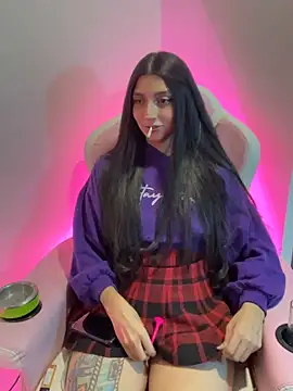 Felicia smok3 online show from April 17, 2026, 3:09 am