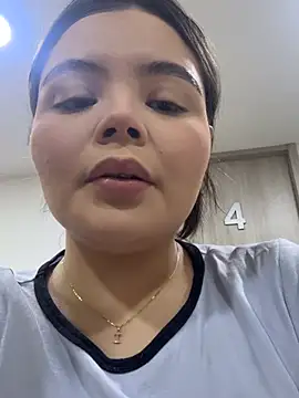 IsabellaAllen online show from April 5, 2026, 8:48 pm