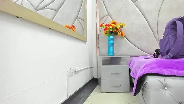 Snapshot of HornySlut69_ chatting on December 4, 2025, 12:37 pm HornySlut69 online show from December 4, 2025, 12:37 pm