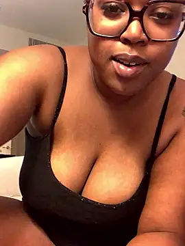 SweetHoneyBunz online show from January 14, 2026, 4:49 am