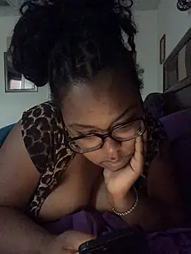 SweetHoneyBunz online show from January 12, 2026, 4:47 pm