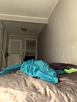 Snapshot of SweetHoneyBunz chatting on October 29, 2025, 4:22 am SweetHoneyBunz online show from October 29, 2025, 4:22 am