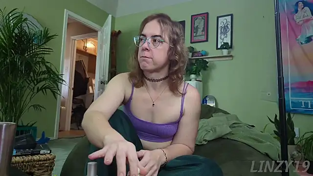 Linzy 19 online show from January 12, 2026, 4:47 pm