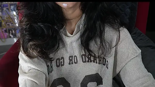 Snapshot of -AyeshaSinghania- chatting on December 19, 2024, 6:01 pm -AyeshaSinghania- online show from December 19, 2024, 6:01 pm