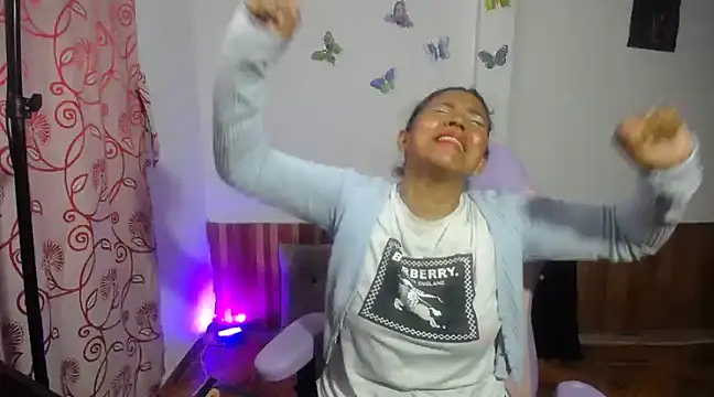 daleska ayala 1 online show from March 19, 2025, 7:49 pm