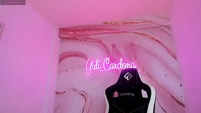 YuliCardona  online show from November 24, 2025, 4:07 pm